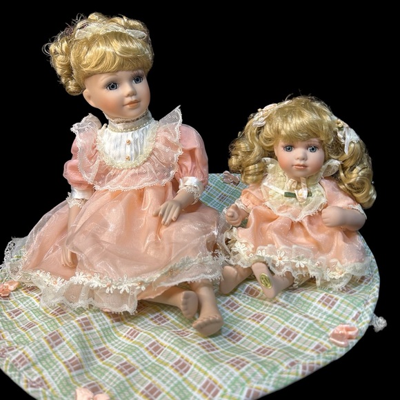 Heritage Signature Porcelain Doll Collection Piper Paige New in Box - Picture 1 of 8